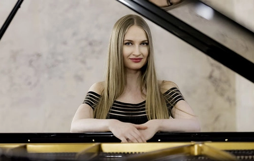 Kristina Miller pianista palermo classica musica eventi concerti