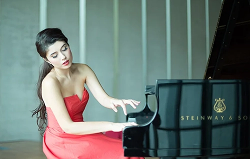 Nefeli Mousoura palermo classica pianista musica eventi concerti